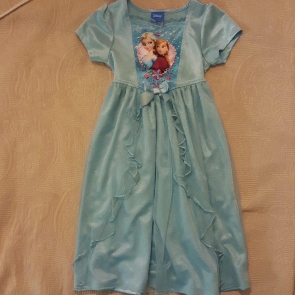 Frozen nightgown by Disney